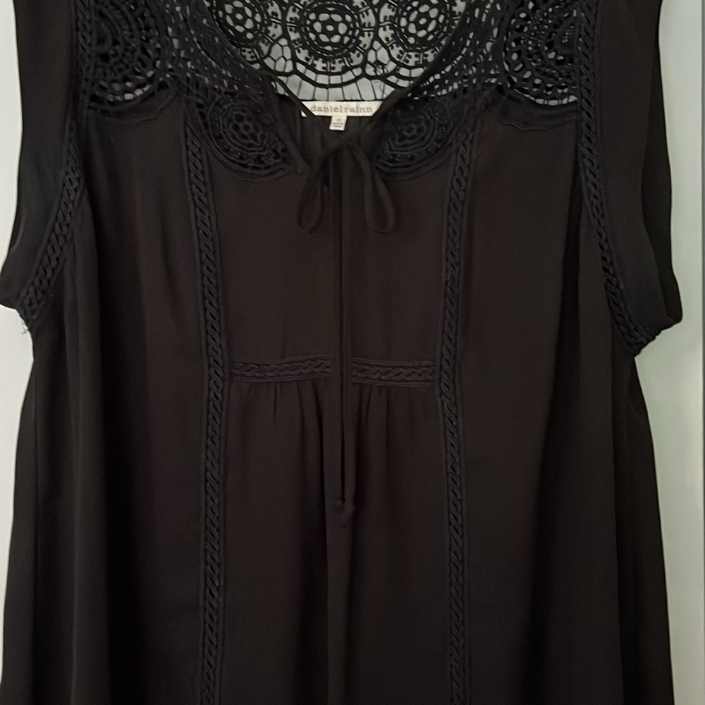 Daniel Rainn Black Cap Sleeve Embellished Blouse - Picture 3 of 10